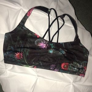 Lululemon sports bra